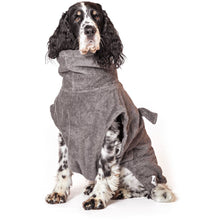 Load image into Gallery viewer, Hundebademantel aus Bio-Baumwolle &quot;Stone Grey&quot; - Lottes Liebling (Inh. Marion Ots)